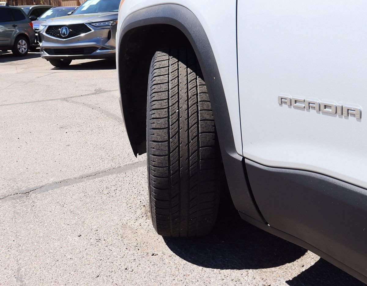 Used 2018 GMC Acadia SLE w/ Driver Alert Package I FWD image 6