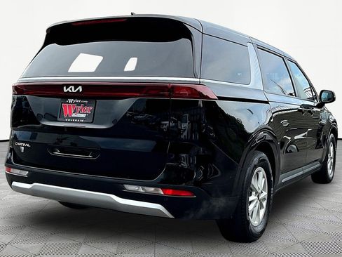 Used 2024 Kia Carnival LX FWD image 6