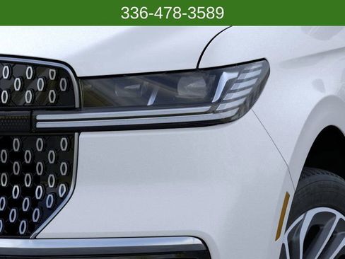 New 2026 Lincoln Navigator Premiere image 18