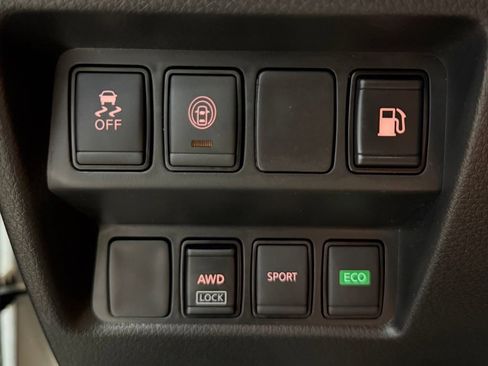 Used 2020 Nissan Rogue S AWD/4WD image 13