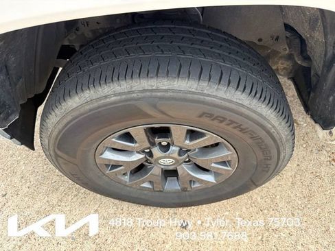 Used 2021 Toyota Tacoma SR5 RWD image 4