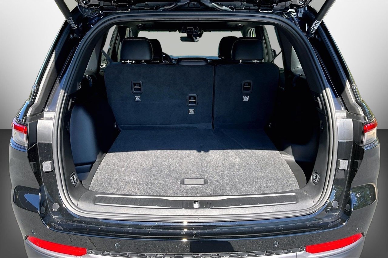 New 2027 Jeep Grand Cherokee Altitude RWD image 21