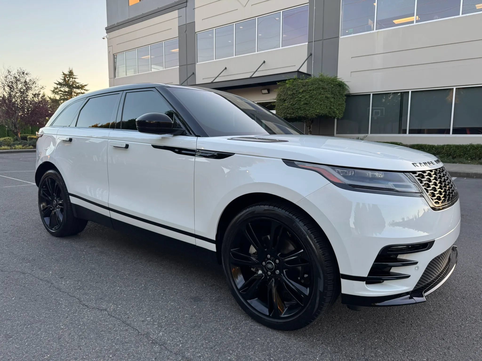 Used 2023 Land Rover Range Rover Velar R-Dynamic S AWD/4WD image 1