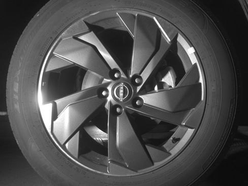 Used 2025 Nissan Rogue SV FWD image 13