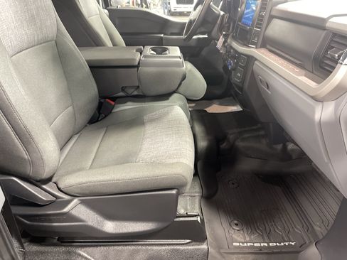 Used 2025 Ford F350 XLT w/ FX4 Off-Road Package image 14