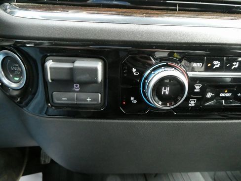 Certified 2024 GMC Sierra 1500 Elevation image 26