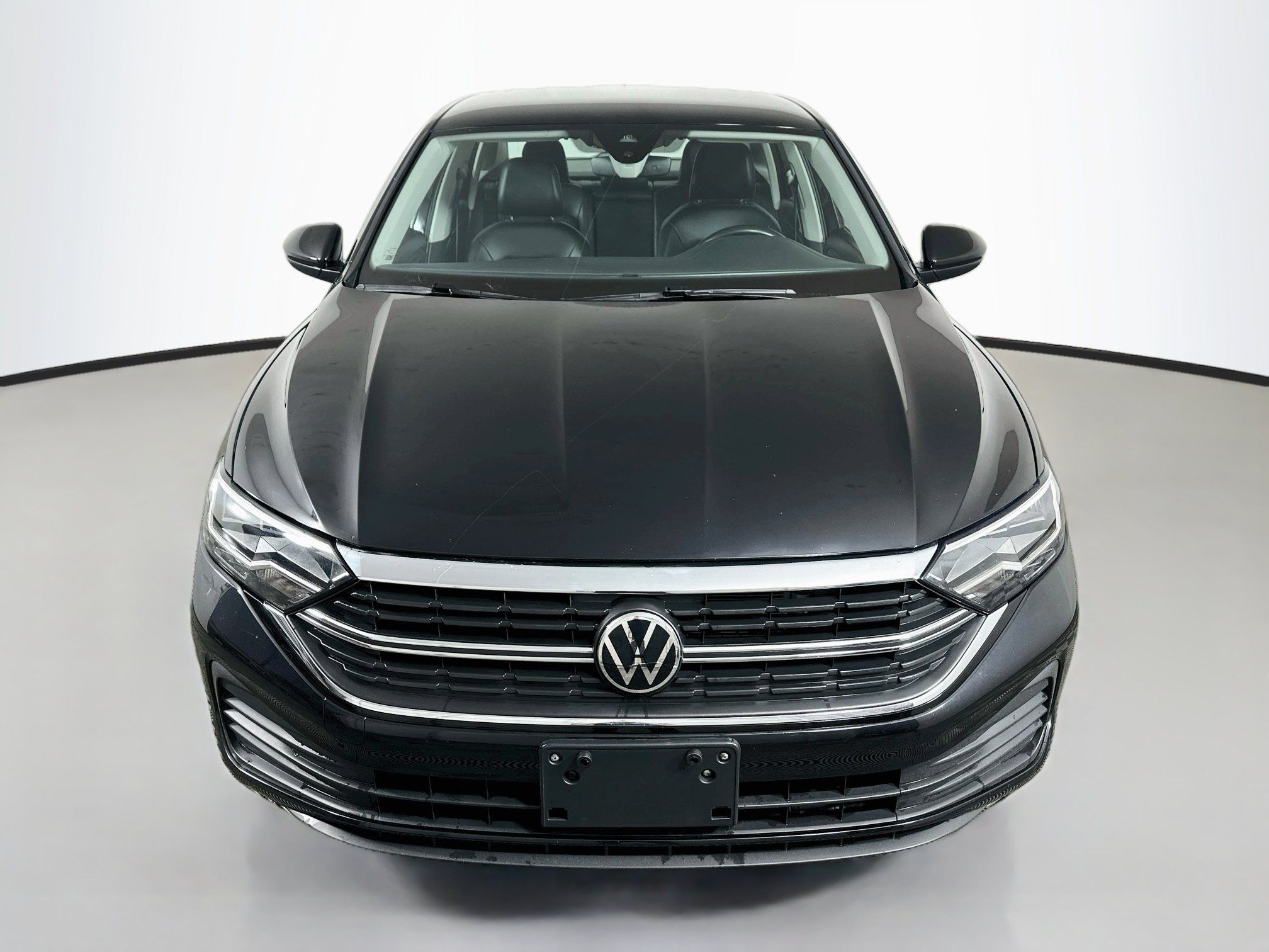 Used 2024 Volkswagen Jetta SE FWD image 2