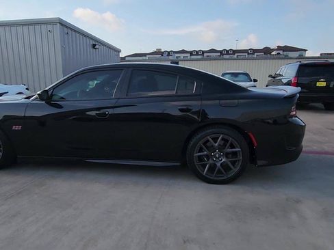 Used 2019 Dodge Charger Scat Pack w/ Plus Group RWD image 6