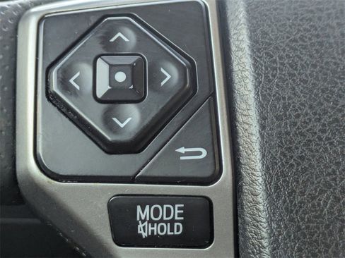 Used 2015 Toyota 4Runner Limited image 32