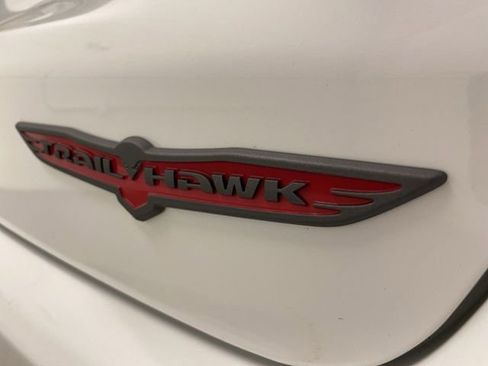 Used 2025 Jeep Compass Trailhawk image 32