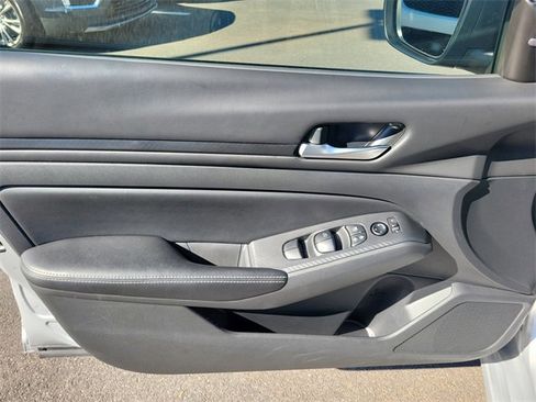 Used 2024 Nissan Altima 2.5 SV image 22