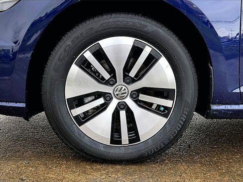Used 2019 Volkswagen e-Golf SE image 12