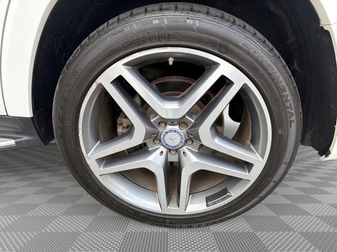 Used 2017 Mercedes-Benz GLS 550 4MATIC image 29