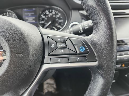 Used 2019 Nissan Rogue SL AWD/4WD image 35