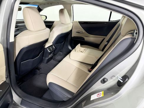 Used 2019 Lexus ES 300h w/ Premium Package FWD image 39