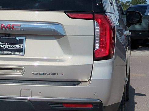Used 2023 GMC Yukon Denali w/ LPO, Floor Liner Package AWD/4WD image 27