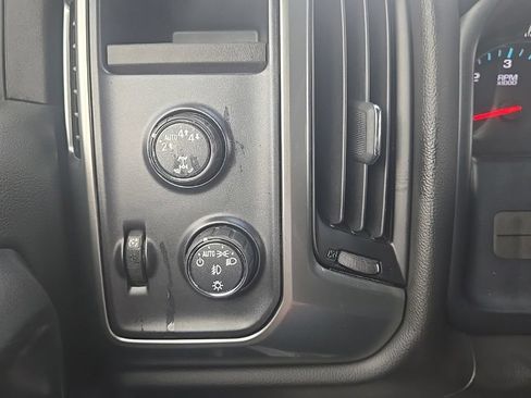 Used 2018 Chevrolet Silverado 1500 LT w/ All Star Edition AWD/4WD image 6