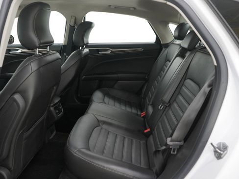 Used 2015 Ford Fusion SE w/ Equipment Group 202A image 12