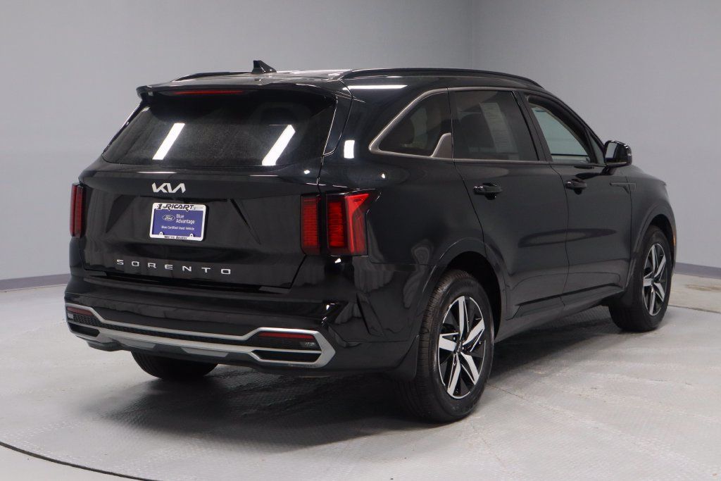 Used 2022 Kia Sorento S FWD image 12