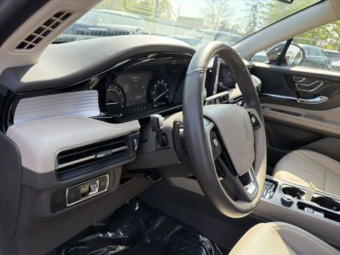Used 2021 Lincoln Corsair AWD w/ Premium Package image 20