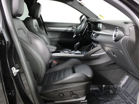 Used 2023 Alfa Romeo Stelvio Veloce AWD/4WD image 23