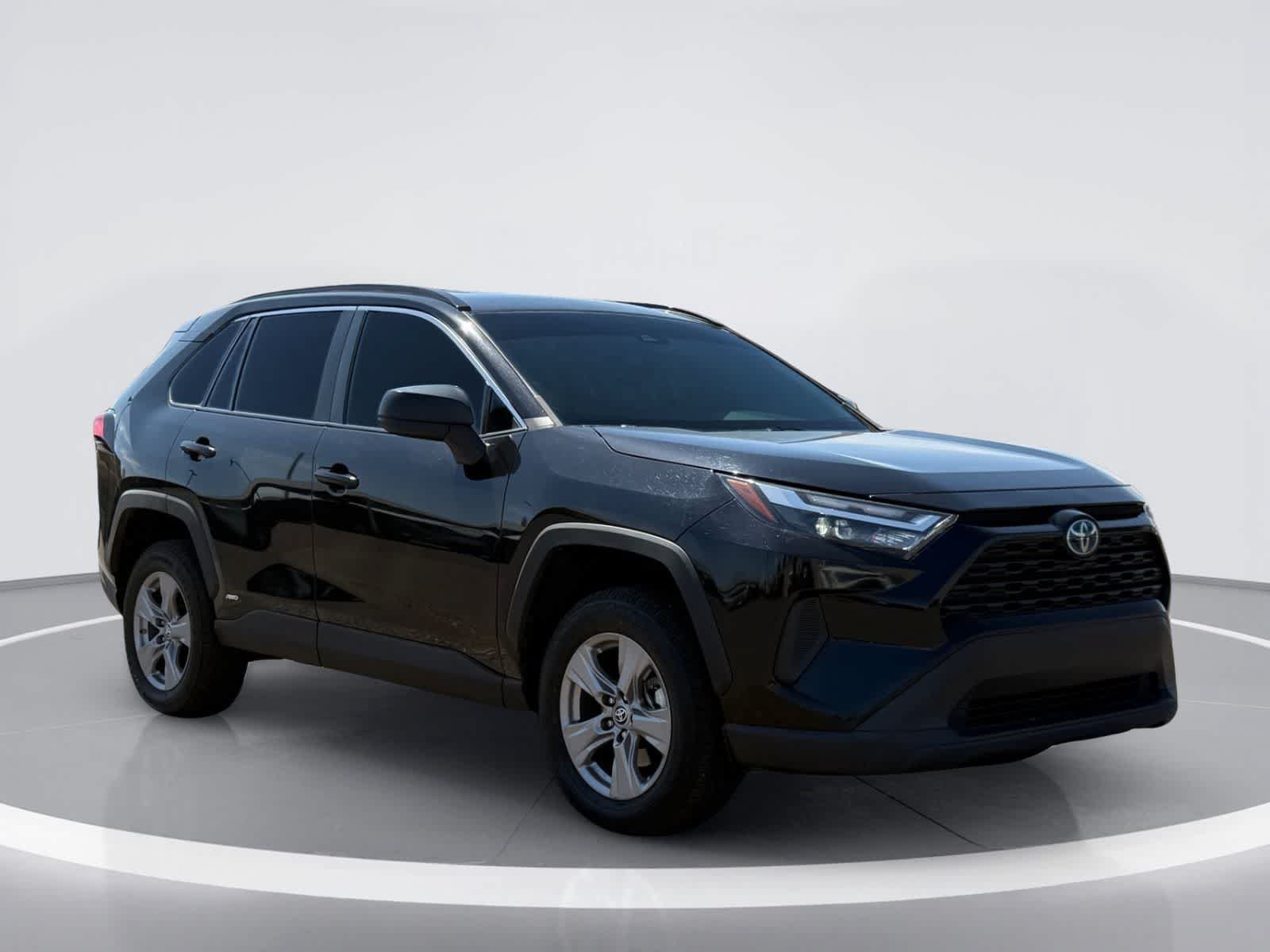 Used 2023 Toyota RAV4 LE AWD/4WD image 11