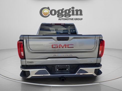 Used 2025 GMC Sierra 1500 SLT AWD/4WD image 4