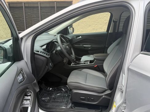 Used 2017 Ford Escape SE w/ Equipment Group 201A AWD/4WD image 20