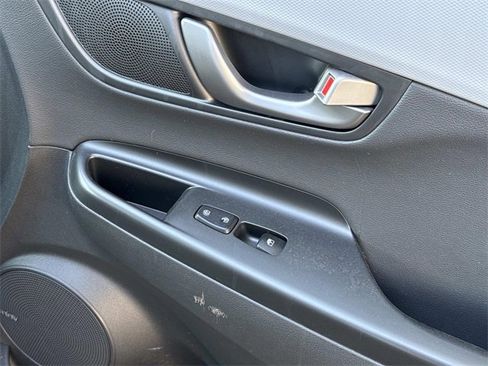 Used 2021 Hyundai Kona Ultimate w/ Cargo Package image 9