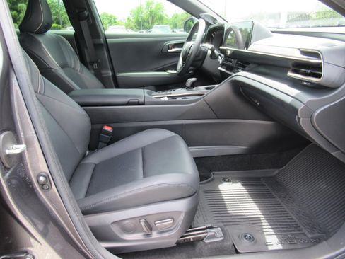 Used 2023 Toyota Crown AWD/4WD image 10