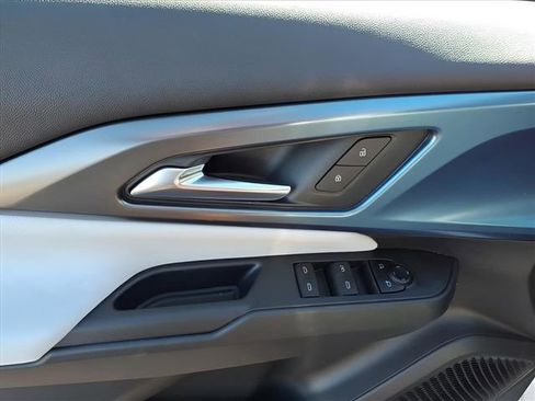 New 2026 Chevrolet Equinox EV LT image 14