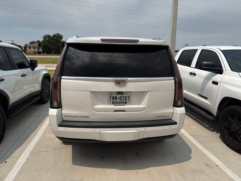 Used 2020 Cadillac Escalade Platinum AWD/4WD image 7