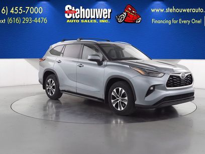 Used 2022 Toyota Highlander XLE