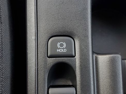 Certified 2025 Toyota Corolla LE image 28