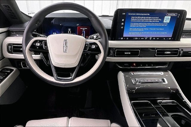 Used 2025 Lincoln Aviator Black Label AWD/4WD image 5