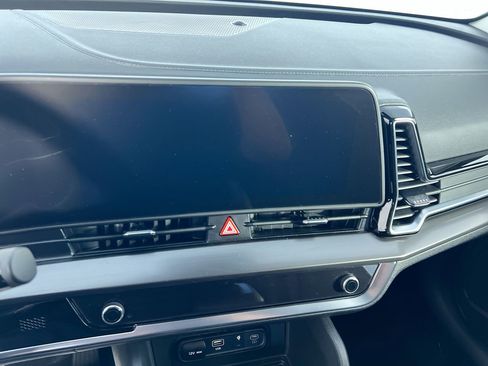 Certified 2025 Kia Sportage EX image 24