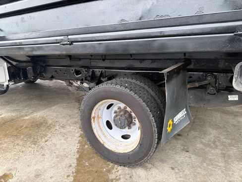 Used 2018 Ford F550 4x4 Regular Cab Super Duty image 16