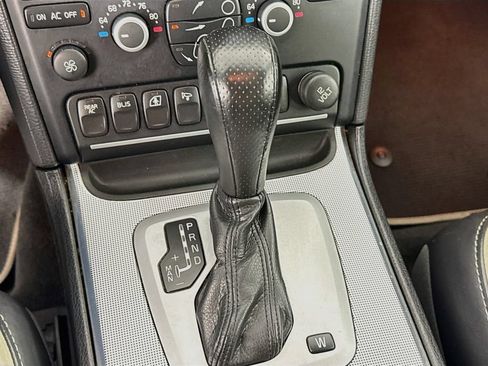 Used 2011 Volvo XC90 3.2 R-Design AWD/4WD image 16