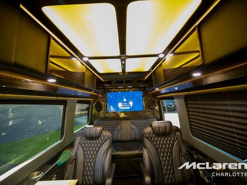 Used 2020 Mercedes-Benz Sprinter 3500 w/ Windows All Around Package image 22