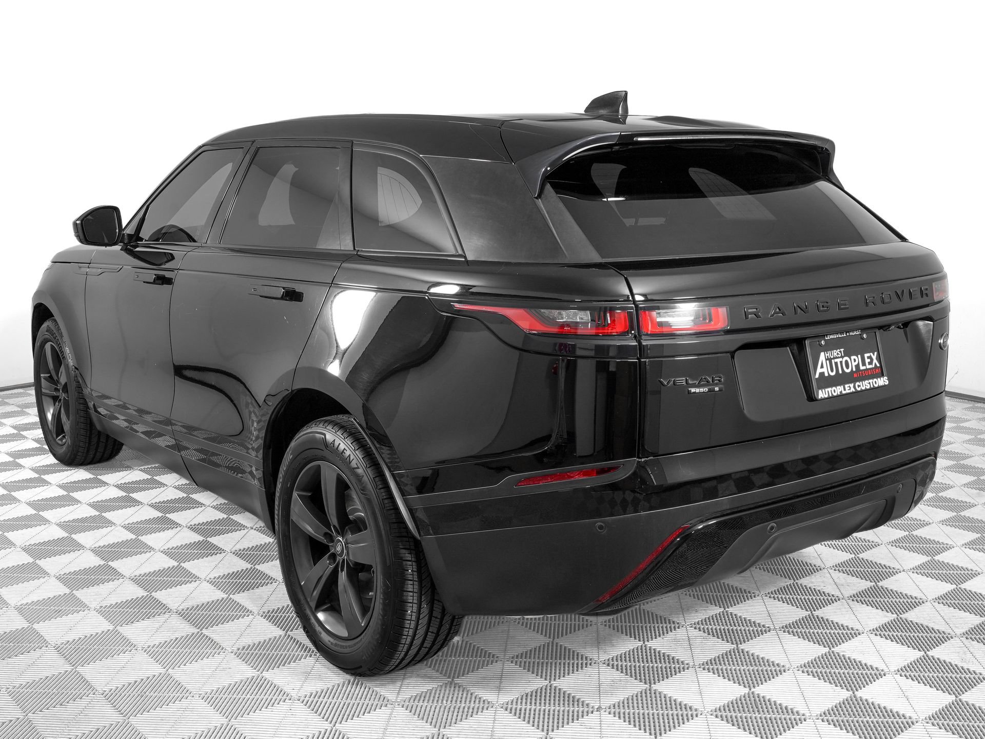 Used 2019 Land Rover Range Rover Velar S AWD/4WD image 7