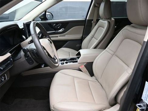 Used 2022 Lincoln Corsair Reserve image 10