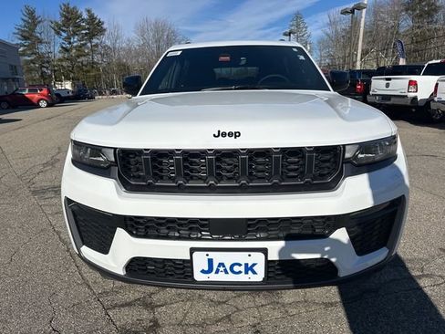New 2026 Jeep Grand Cherokee L Limited w/ Limited Altitude Package AWD/4WD image 8