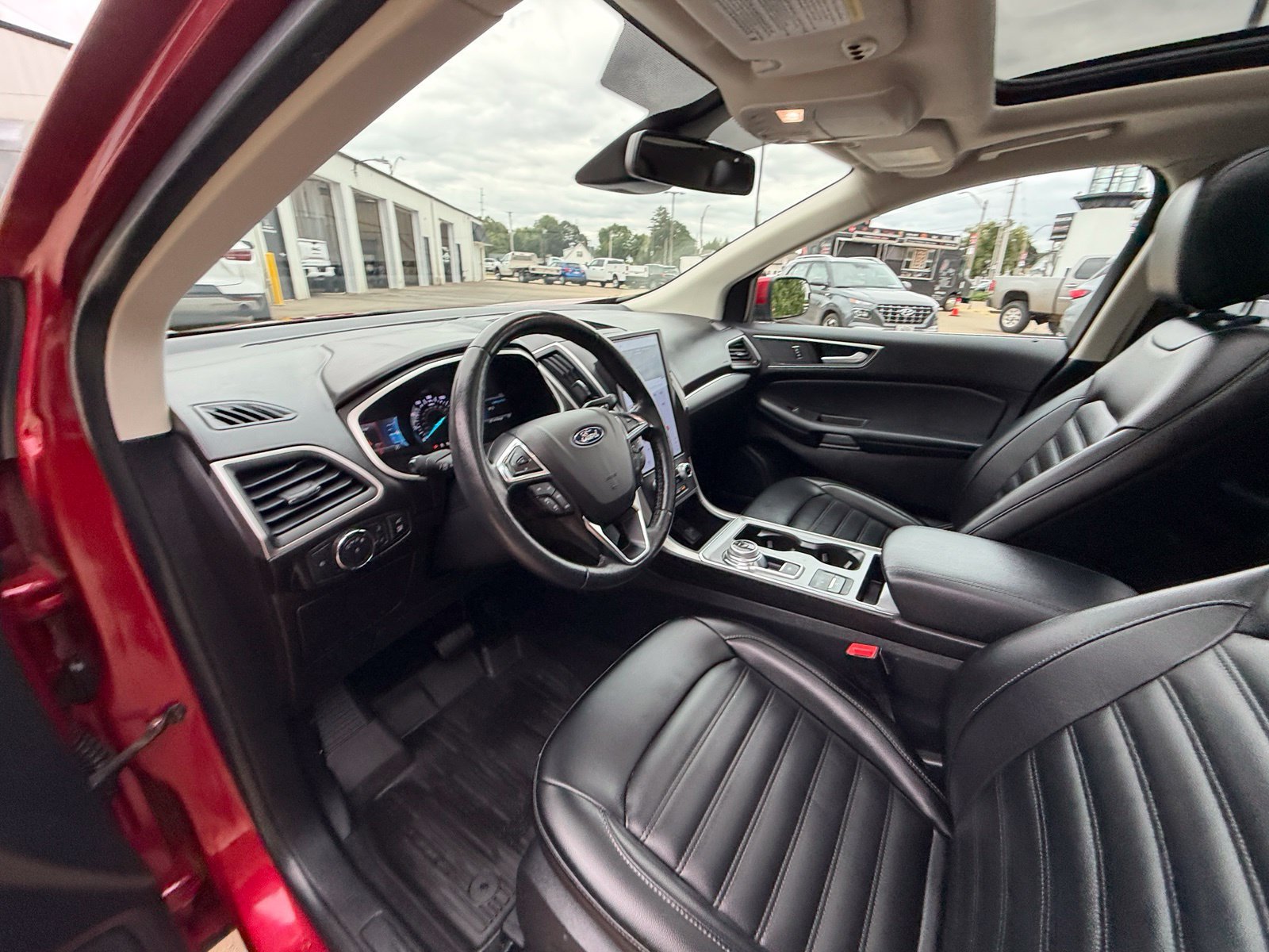 Used 2021 Ford Edge SEL w/ Convenience Package AWD/4WD image 10