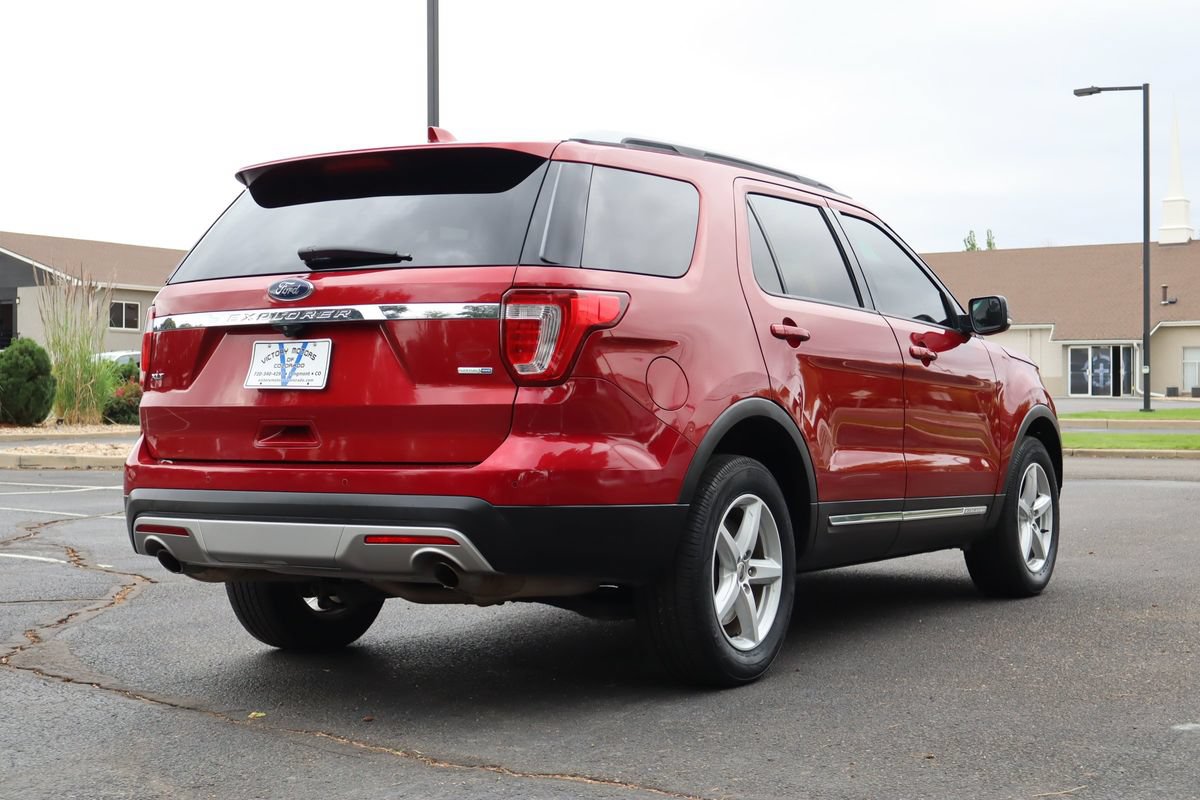 Used 2016 Ford Explorer XLT w/ Equipment Group 202A AWD/4WD image 5