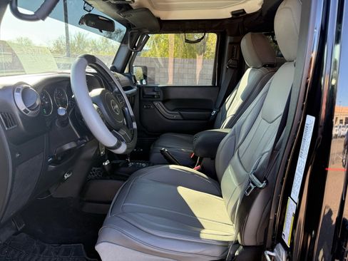 Used 2012 Jeep Wrangler Unlimited Sport image 13