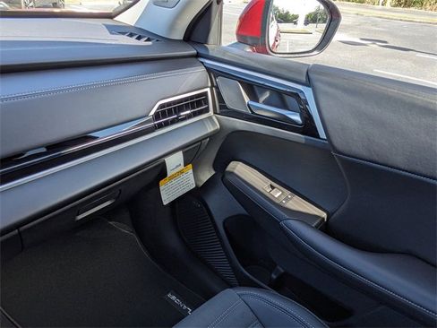 New 2025 Mitsubishi Outlander SE image 18