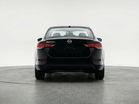 Used 2025 Nissan Sentra SV image 7