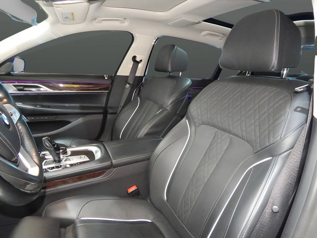Used 2021 BMW 750i xDrive w/ Executive Package AWD/4WD image 16