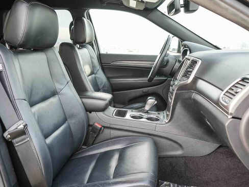 Used 2018 Jeep Grand Cherokee Limited image 16