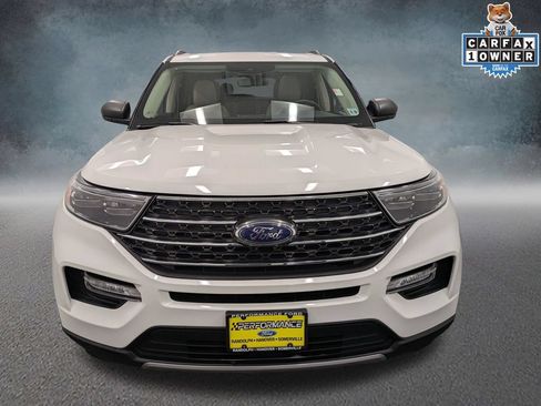 Used 2023 Ford Explorer XLT w/ Equipment Group 202A AWD/4WD image 2